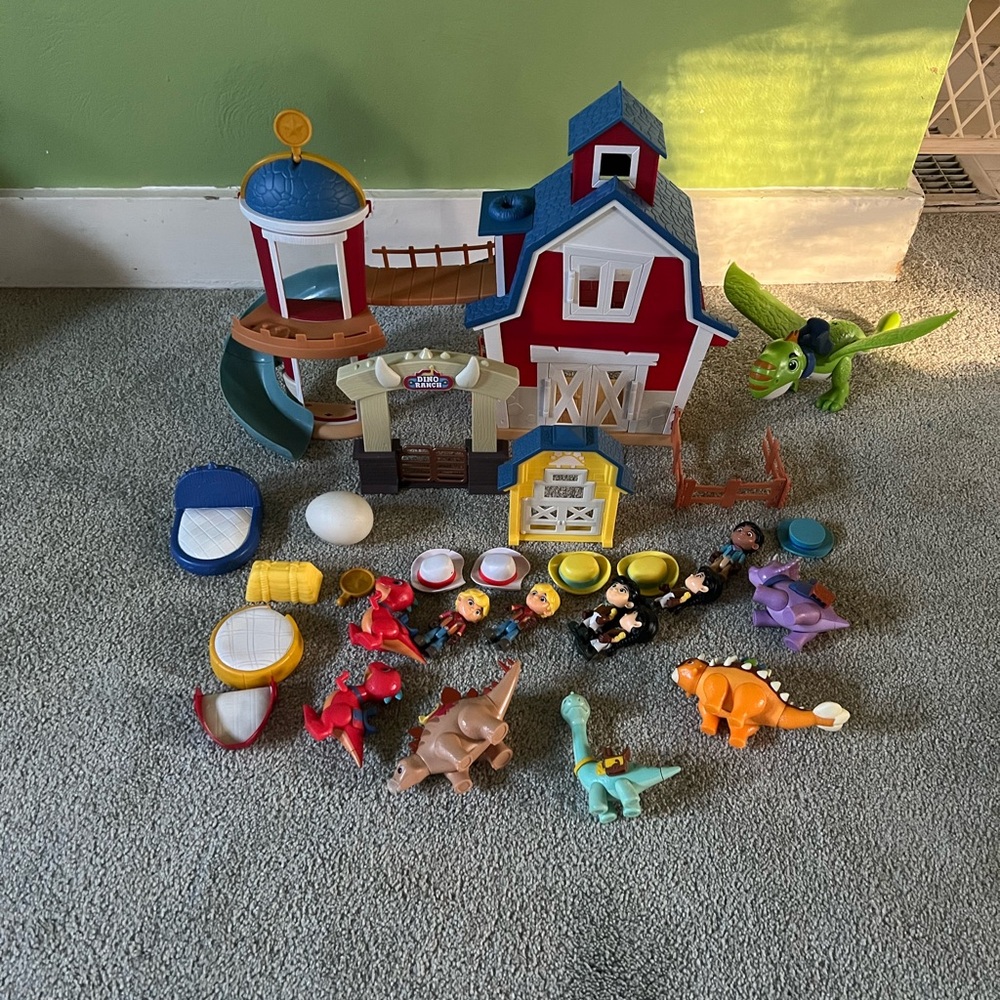 Disney Dino Ranch set